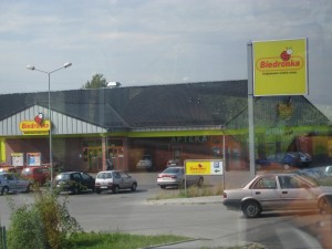 Cute neighbourhood grocery store between Krakow and OÅ›wiÄ™cim, justr for Elizabeth.  Sorry for the crap quality.