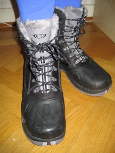Awesome new fuzz-lined snow boots