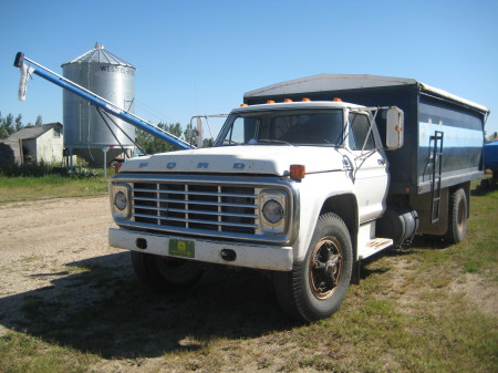 The currently-used grain truck - still an oldie! 