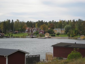 Nice wooden houses can be found all along the shore of the bay