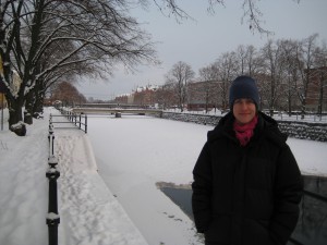 We didn't take any moving pictures since it all happened under the cover of darkness.  This picture just reinforces that it was cold.  Frozen river = cold, just so you know.