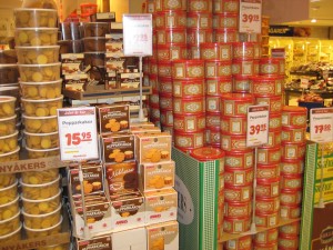 074 Stacks of pepperkador at the grocery store