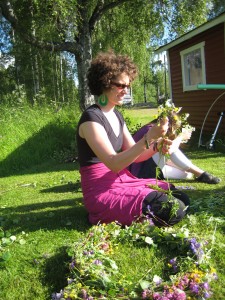 Making hanging rings for the midsommar pole