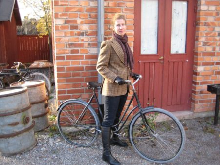 Tweed grampa blazer and lined leather boots from Erikshjlalpen